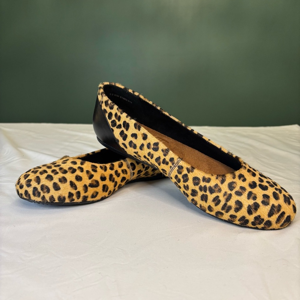 Softwalk Sonoma Womens Ballet Flats 9.5 WW Extra Wide Cheetah Print Calf Hair